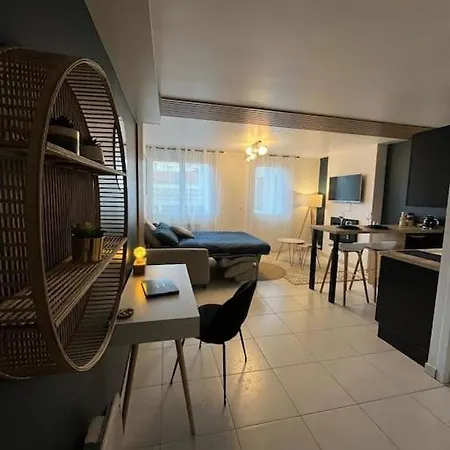 Petit Cocon En Hyper-Centre Apartment Reims Exterior photo